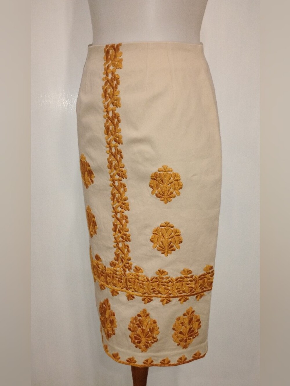 EMBROIDERED ANTHROPOLOGIE SKIRT NWT